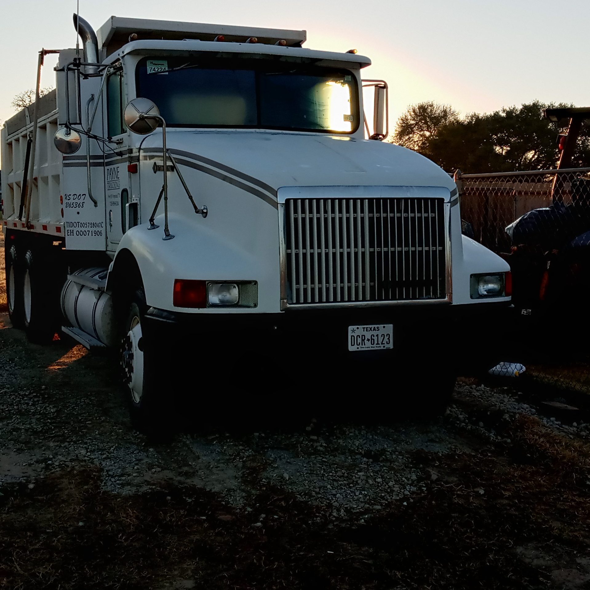 PAYNE DUMP TRUCKING SERVICE Select Fill, Crushed Concrete, Topsoil ,Washout, Gravel, Bull Rock ,Sand