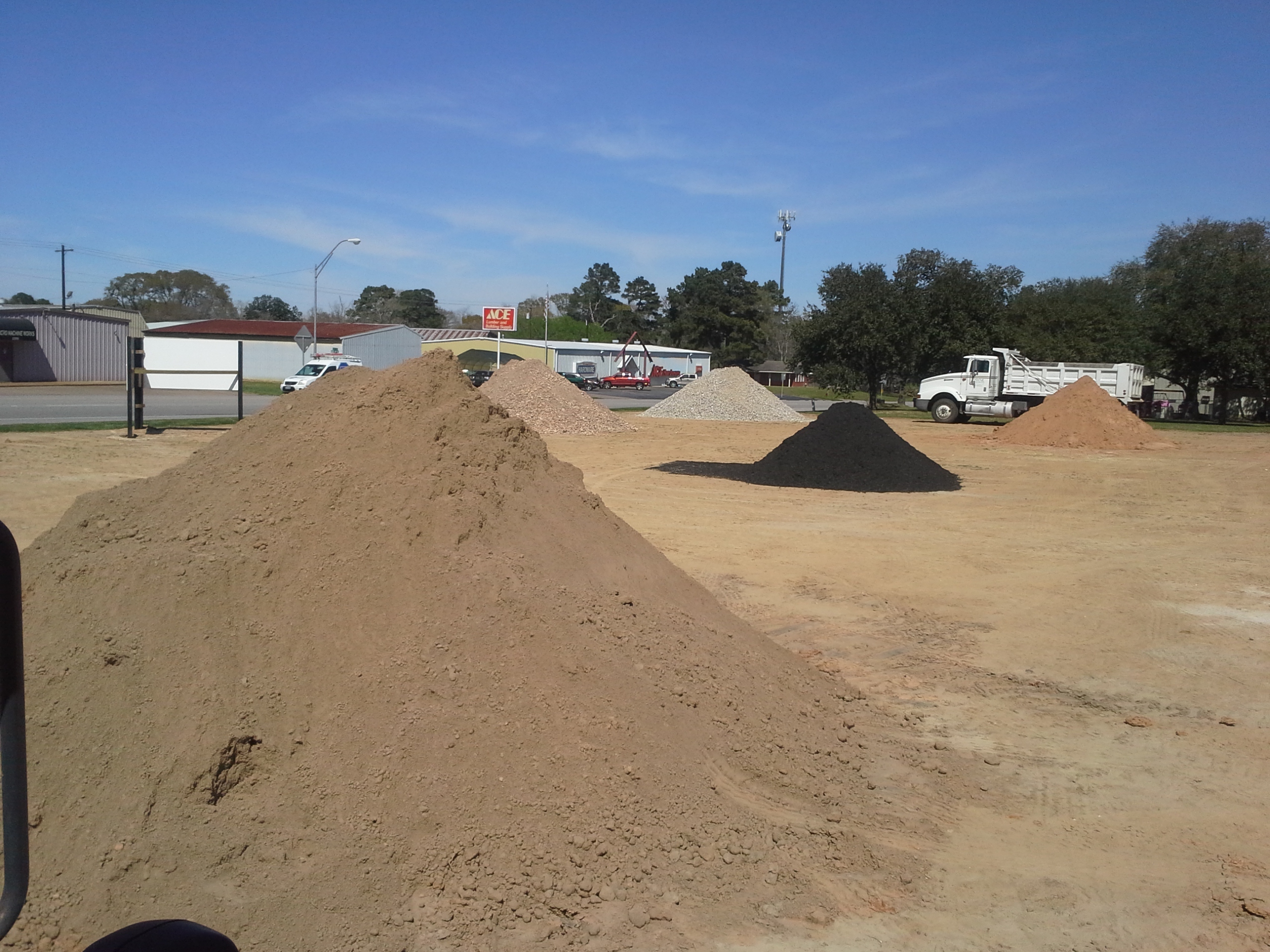 PAYNE DUMP TRUCKING SERVICE Select Fill Dirt, Sand, Topsoil,Washout
